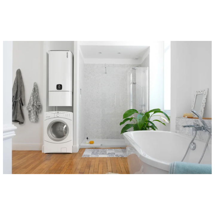 Chauffe-eau électrique connecté Linéo - 2400W - Carré vertical mural - 120L - 5 personnes - Blanc - ambiance bain